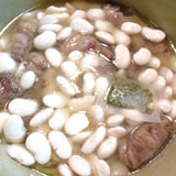 豆を煮る